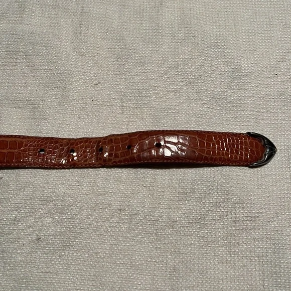 de Vecchi American alligator belt with silver buckle and tip